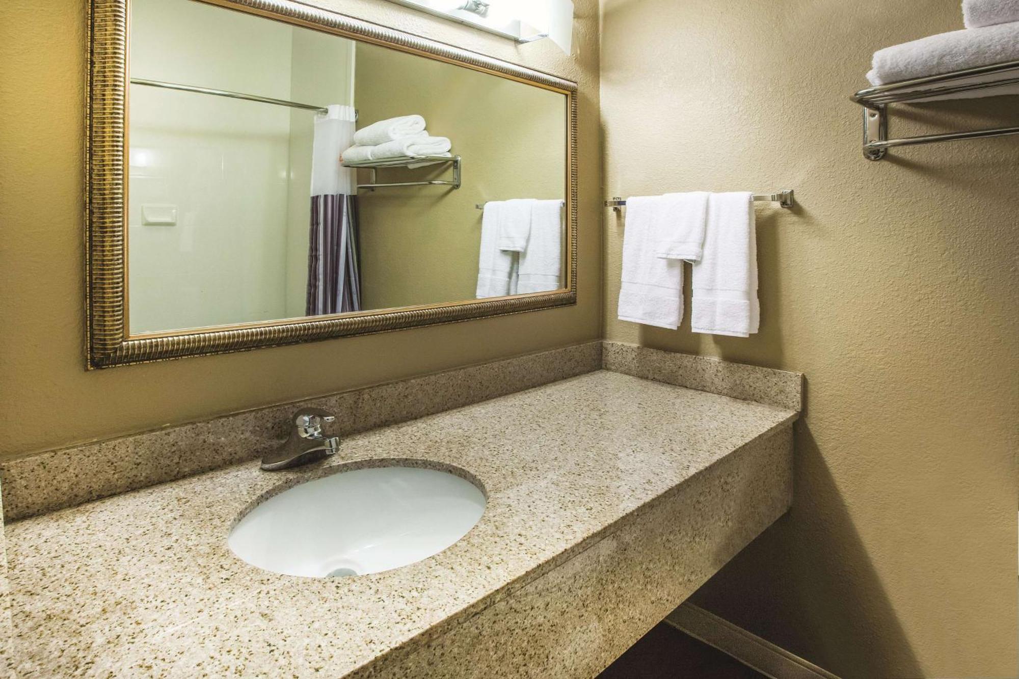 La Quinta Inn By Wyndham Indianapolis North Exteriör bild